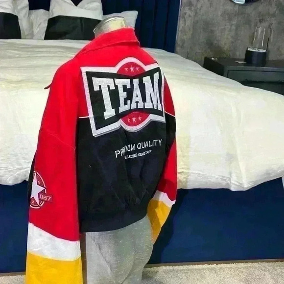 Fashion nova red bomber jacket size 2X - Picture 3 of 5